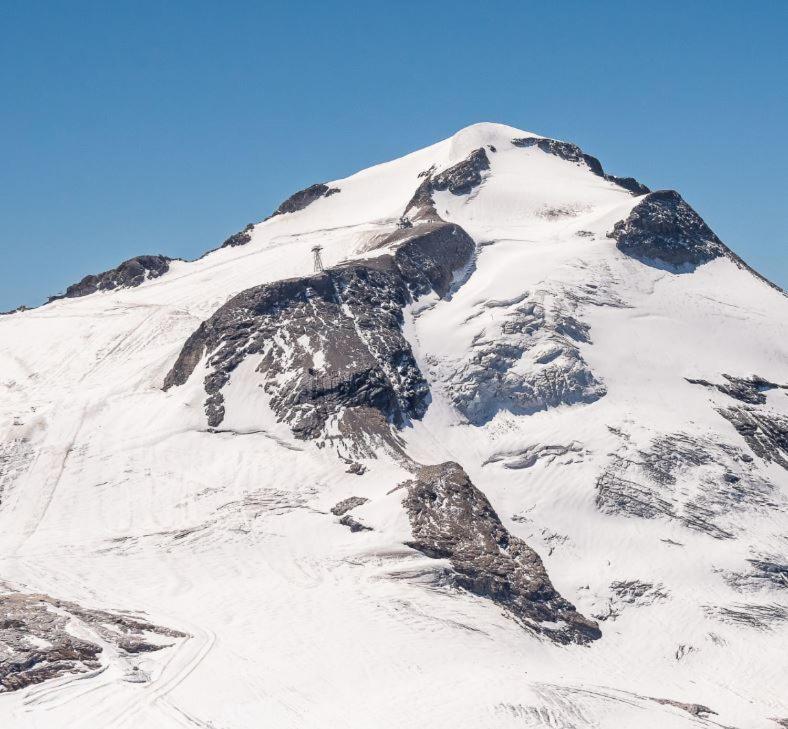 Charmant Studio Aux Pieds Des Pistes Vue Sur La Montagne ティニュ エクステリア 写真